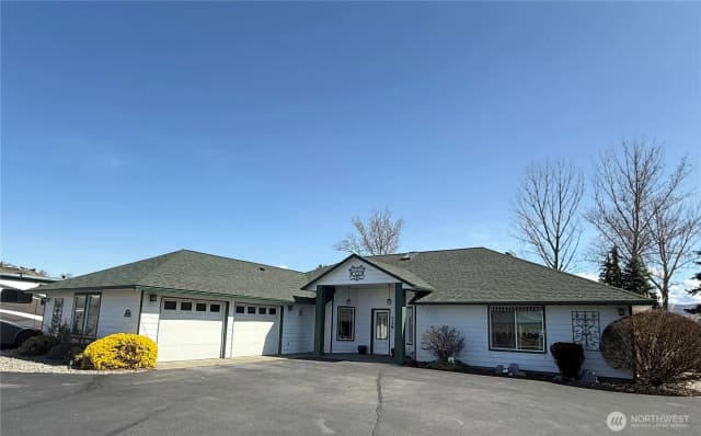 Property photo for 726 Kenwood Street, Omak