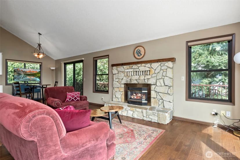 Property photo for 4420 Jones Road, Oak Harbor photo 9