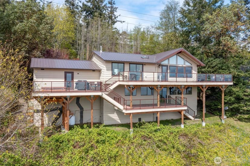 Property photo for 4420 Jones Road, Oak Harbor
