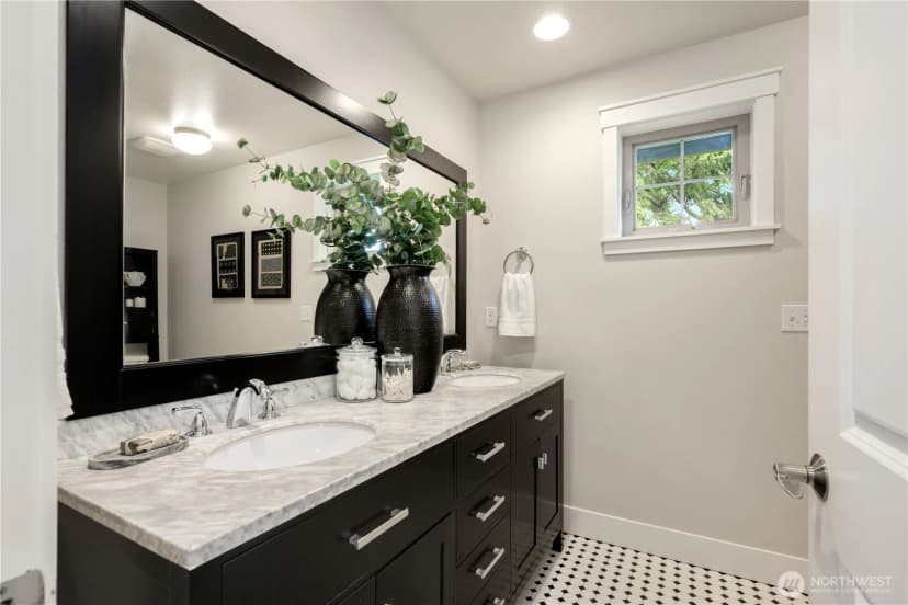 Property photo for 7709 17th Avenue Sw, Seattle photo 21