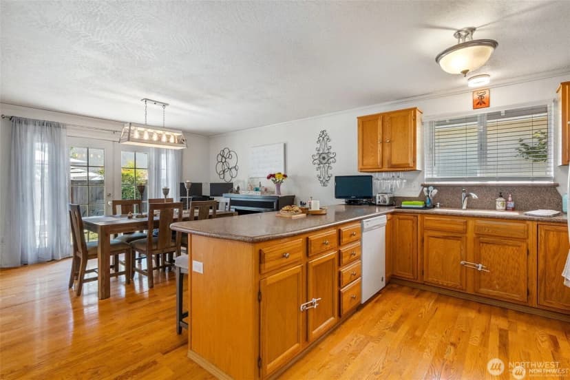 Property photo for 5614 Mount Saint Helens Street Se, Lacey photo 7