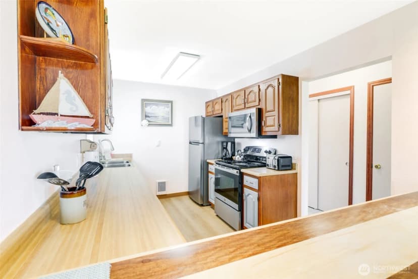Property photo for 210 Nw 26th Street #115-16, Long Beach photo 4