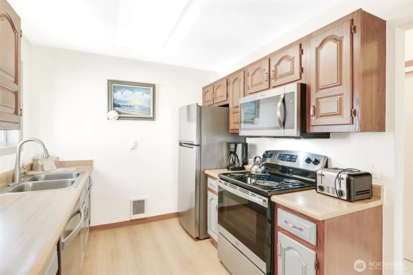 Property photo for 210 Nw 26th Street #115-16, Long Beach photo 7