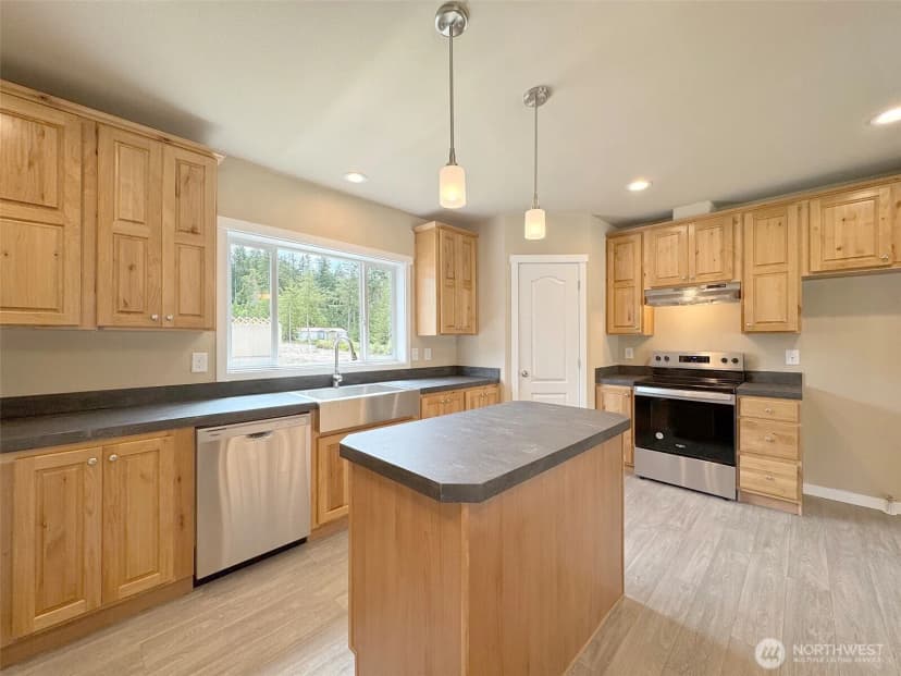 Property photo for 3 Butterfly Lane, Sequim photo 9