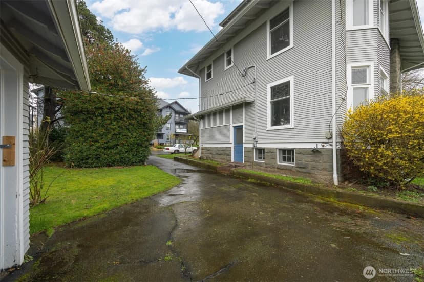 Property photo for 617 E Chestnut Street, Bellingham photo 5