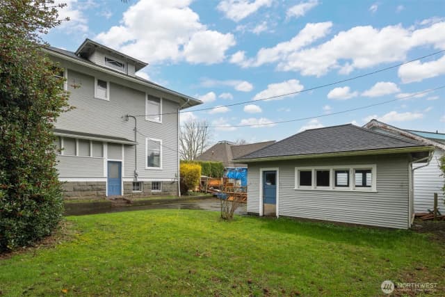 Property photo for 617 E Chestnut Street, Bellingham