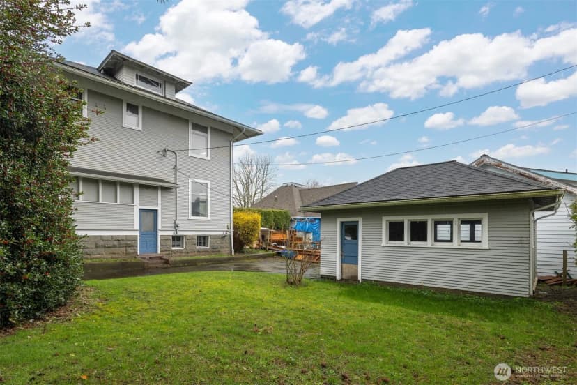 Property photo for 617 E Chestnut Street, Bellingham
