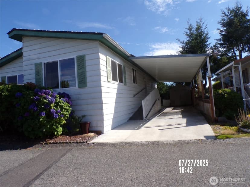 Property photo for 1415 84th Street Se #136, Everett photo 4