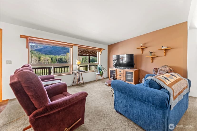 Property photo for 1027 Twisp River Road, Twisp photo 11