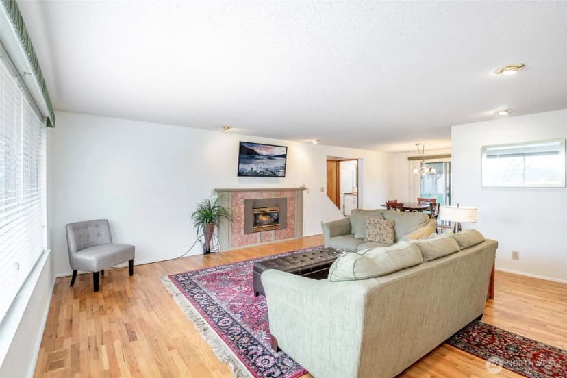 Property photo for 2302 126th Avenue Ct E, Edgewood photo 3