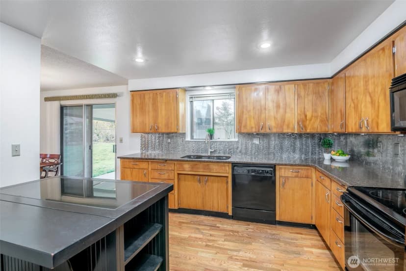 Property photo for 2302 126th Avenue Ct E, Edgewood photo 7