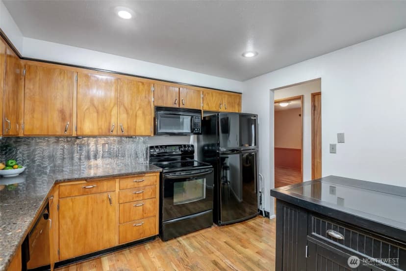 Property photo for 2302 126th Avenue Ct E, Edgewood photo 6