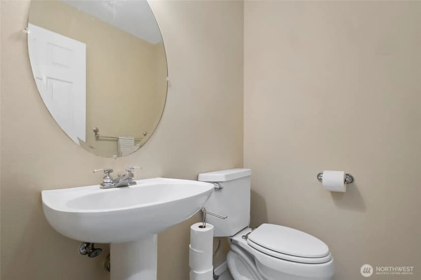 Property photo for 724 Greenoch Loop, Oak Harbor photo 20