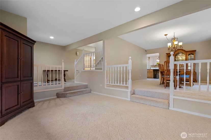 Property photo for 724 Greenoch Loop, Oak Harbor photo 4