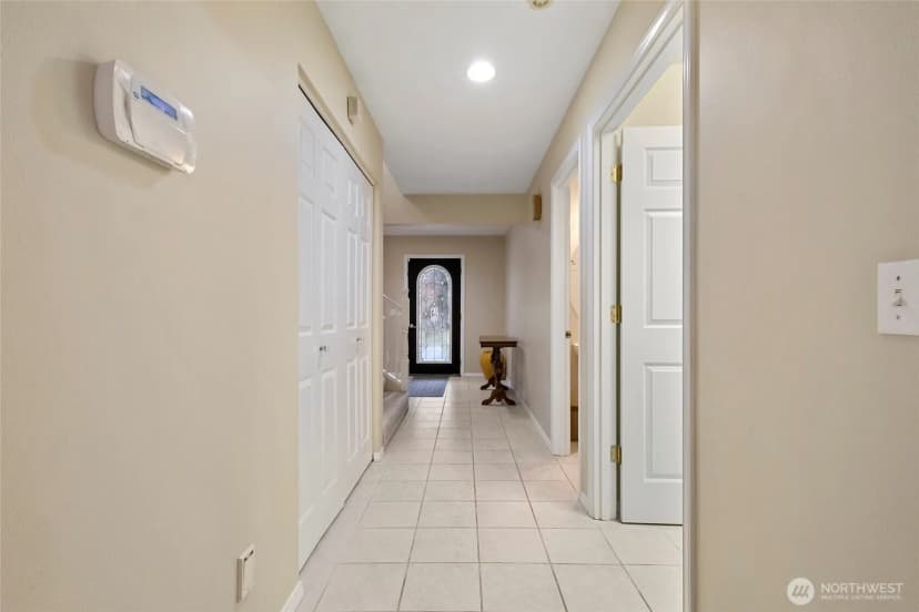 Property photo for 724 Greenoch Loop, Oak Harbor photo 15