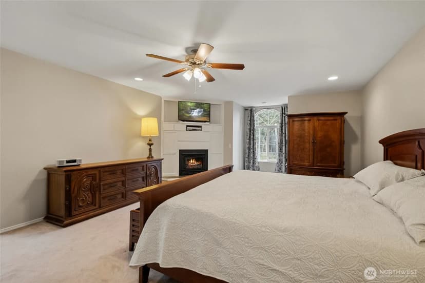 Property photo for 724 Greenoch Loop, Oak Harbor photo 23