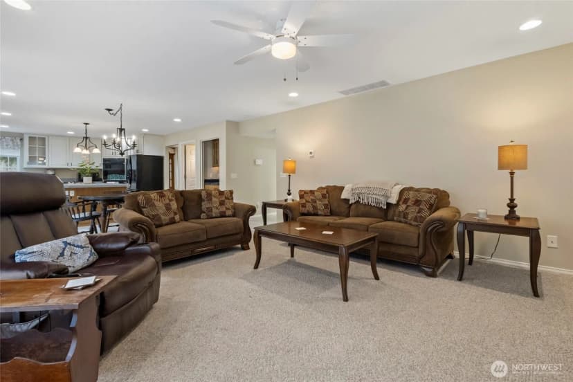 Property photo for 724 Greenoch Loop, Oak Harbor photo 16
