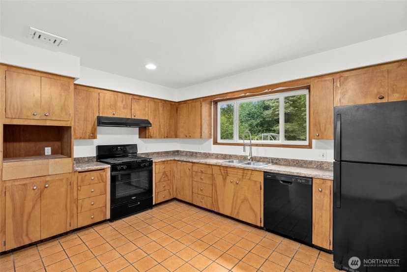 Property photo for 4606 15th Avenue Ne, Olympia photo 7