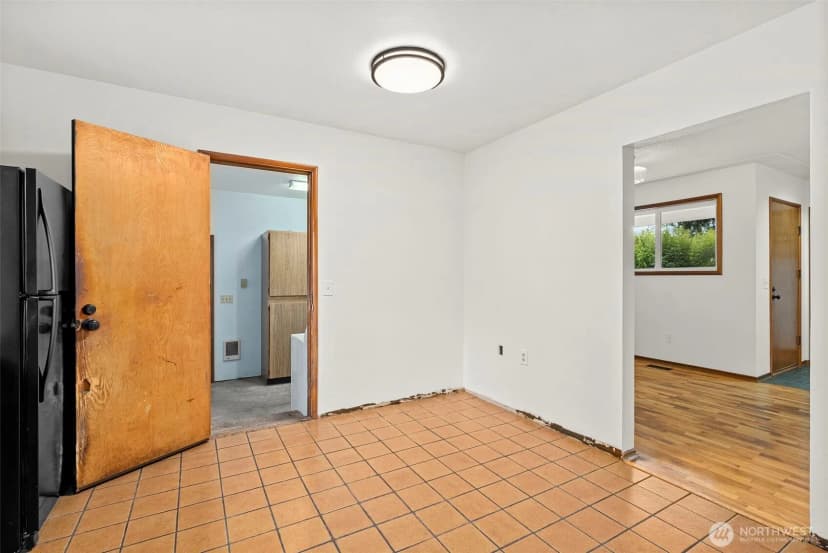 Property photo for 4606 15th Avenue Ne, Olympia photo 8