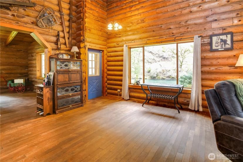 Property photo for 831 Bates Road, Kalama photo 9