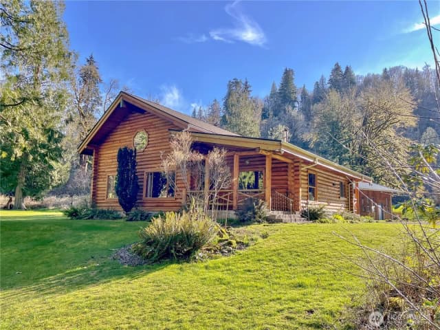 Property photo for 831 Bates Road, Kalama