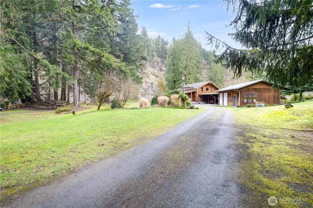 Property photo for 831 Bates Road, Kalama photo 4