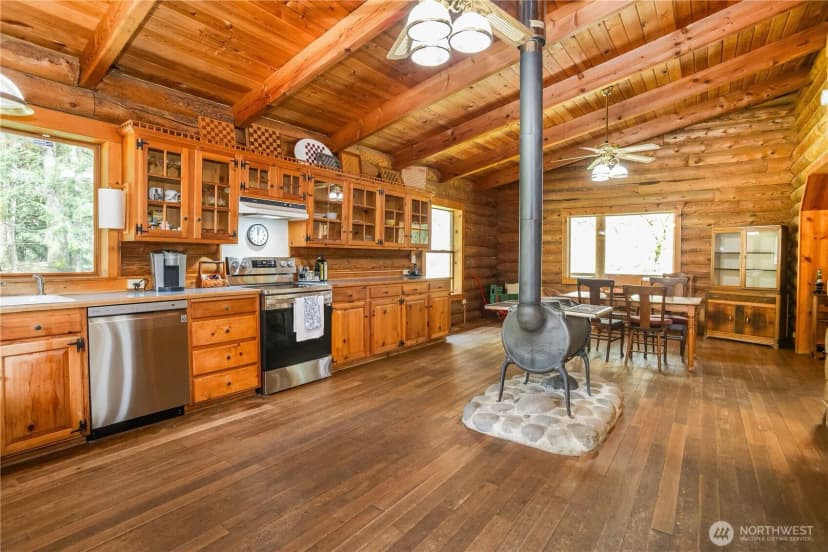 Property photo for 831 Bates Road, Kalama photo 12