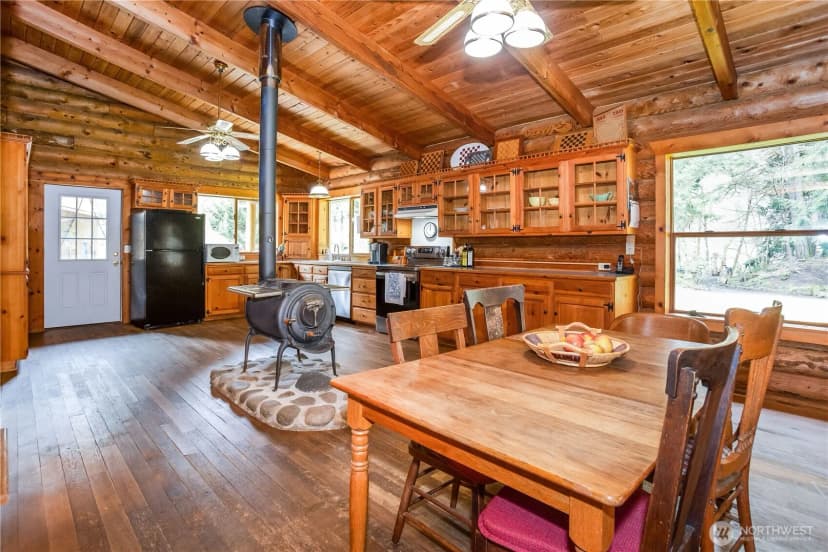 Property photo for 831 Bates Road, Kalama photo 10
