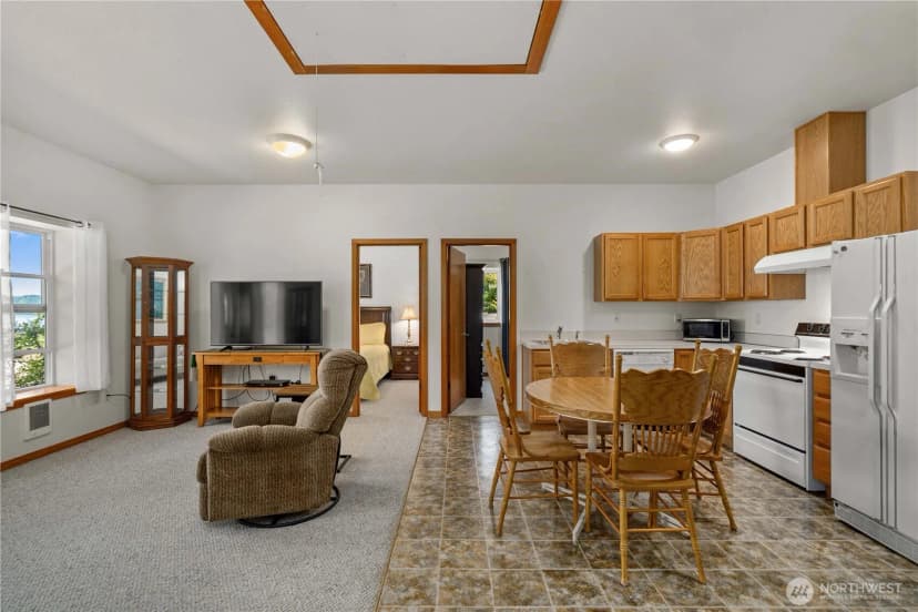 Property photo for 110 E Smith Cove Way, Shelton photo 38