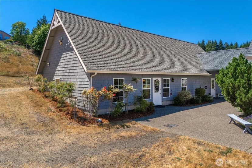 Property photo for 110 E Smith Cove Way, Shelton photo 37