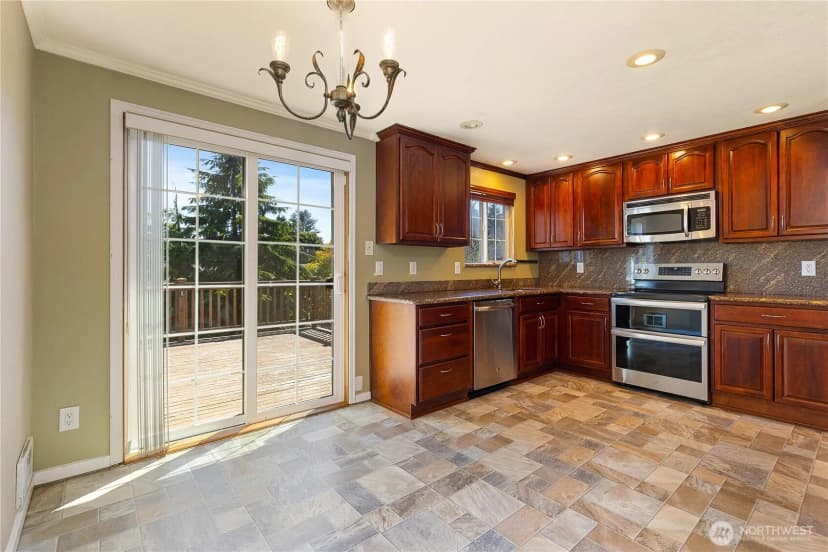 Property photo for 1010 205th Pl Se, Bothell photo 21