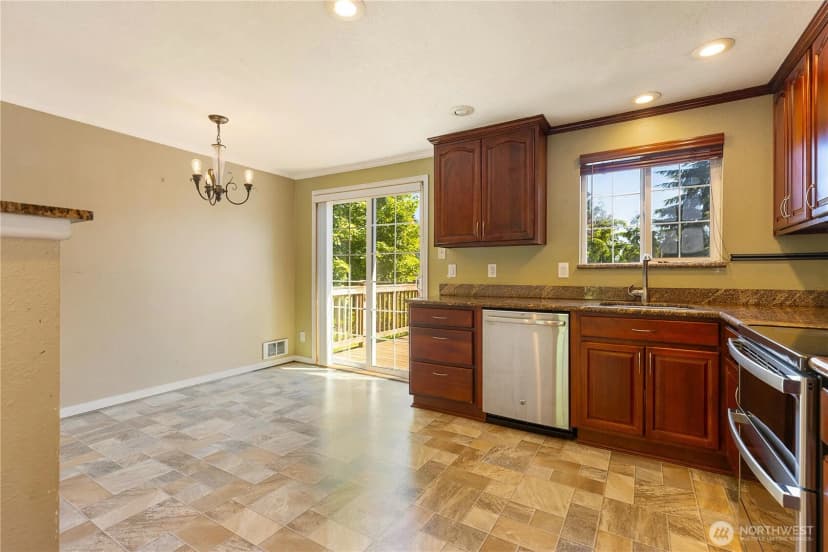 Property photo for 1010 205th Pl Se, Bothell photo 16