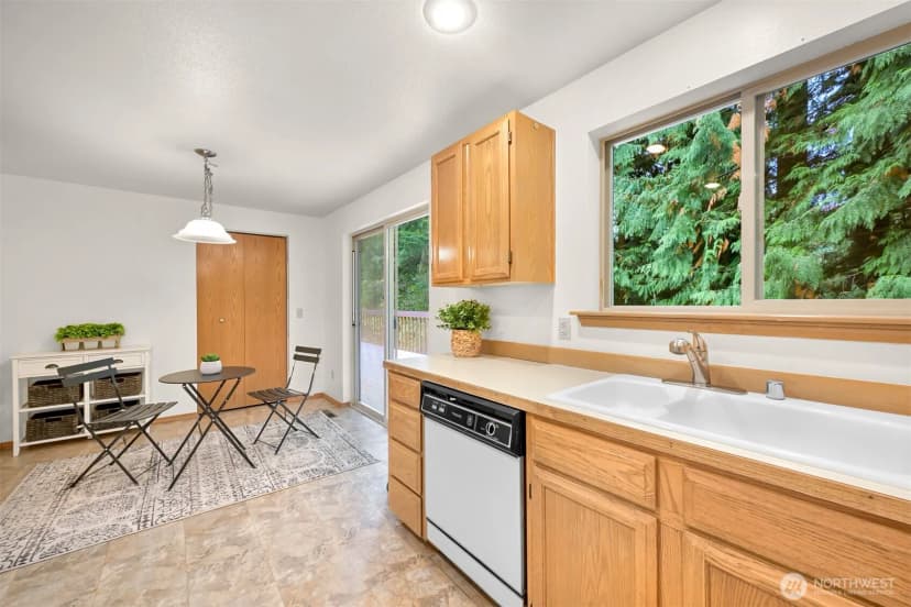 Property photo for 323 Sudden Valley Drive, Bellingham photo 12