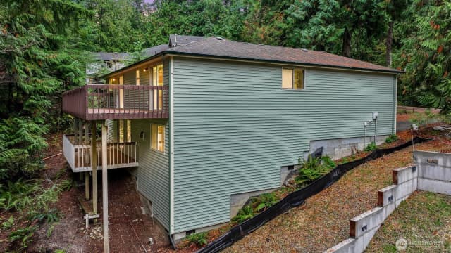 Property photo for 323 Sudden Valley Drive, Bellingham photo 2