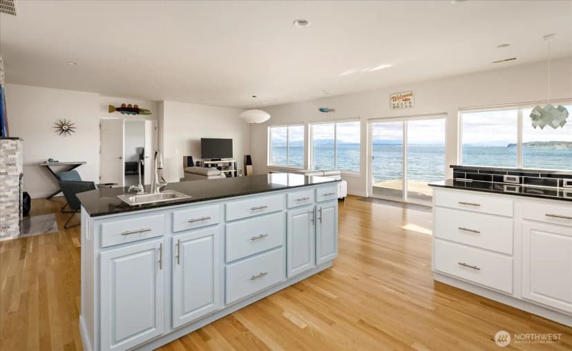 Property photo for 2190 Mariner Beach Drive, Oak Harbor photo 13