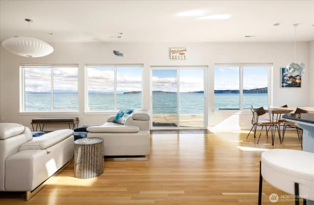 Property photo for 2190 Mariner Beach Drive, Oak Harbor photo 5