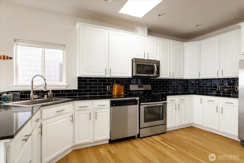 Property photo for 2190 Mariner Beach Drive, Oak Harbor photo 11