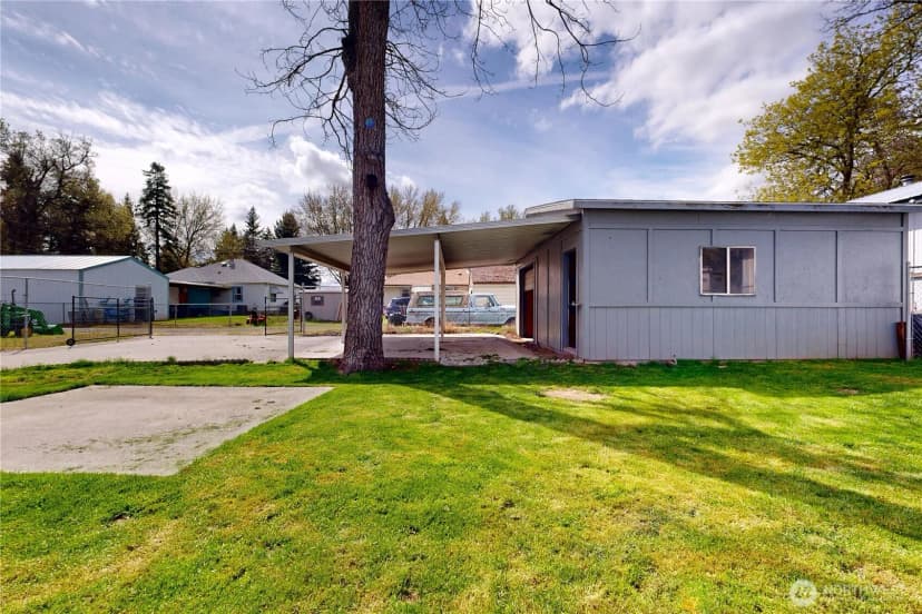 Property photo for 314 W Sixth Street, Waitsburg photo 25