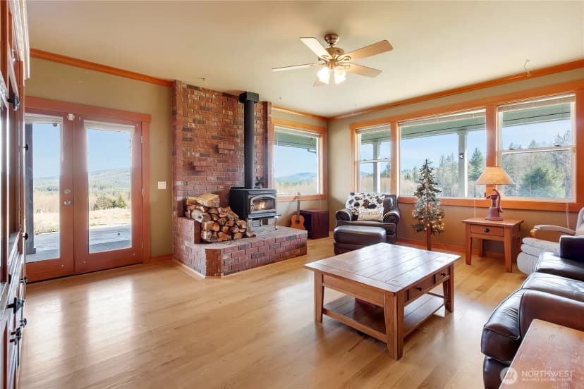 Property photo for 44002 161st Avenue E, Eatonville photo 14