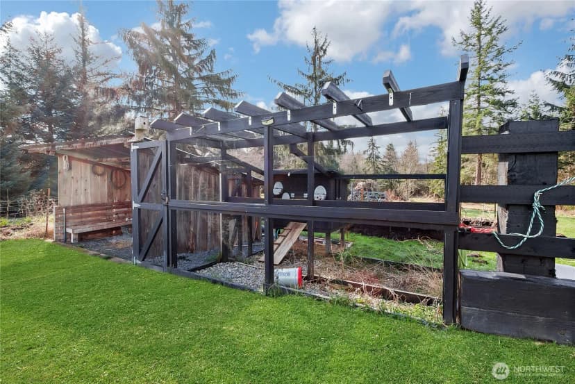 Property photo for 44002 161st Avenue E, Eatonville photo 31
