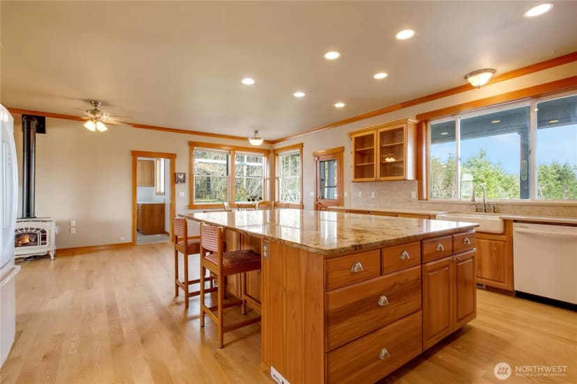 Property photo for 44002 161st Avenue E, Eatonville photo 7