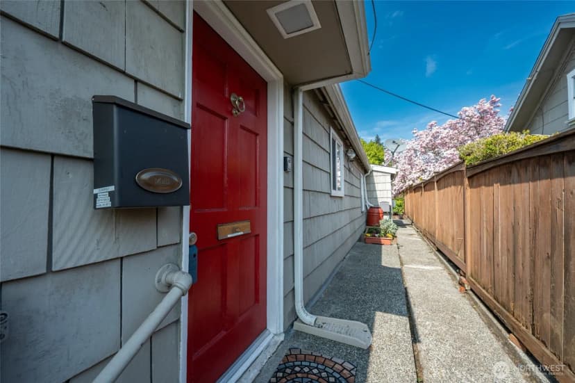 Property photo for 1908 Ne 65th Street, Seattle photo 7
