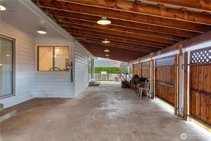 Property photo for 312 N Perry Avenue, East Wenatchee photo 17