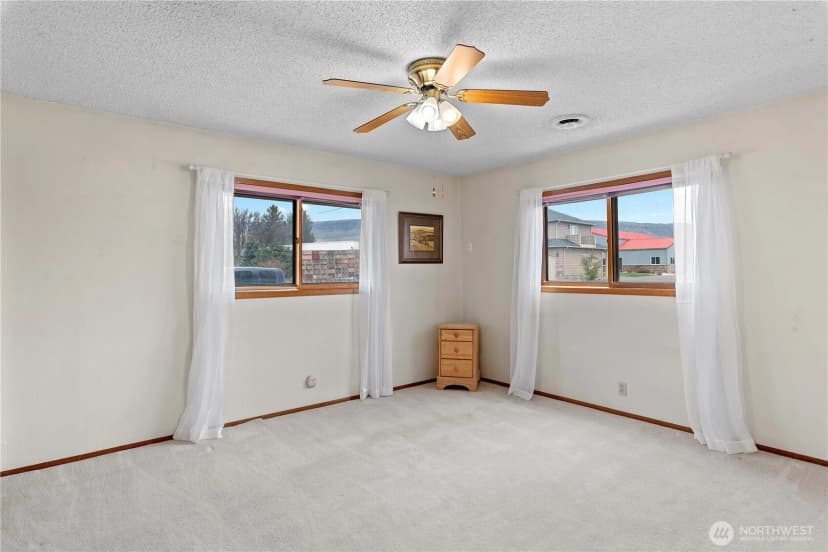 Property photo for 312 N Perry Avenue, East Wenatchee photo 24
