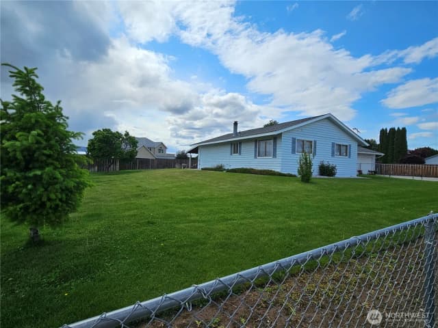 Property photo for 312 N Perry Avenue, East Wenatchee photo 2