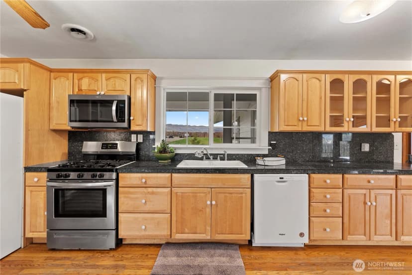 Property photo for 312 N Perry Avenue, East Wenatchee photo 11