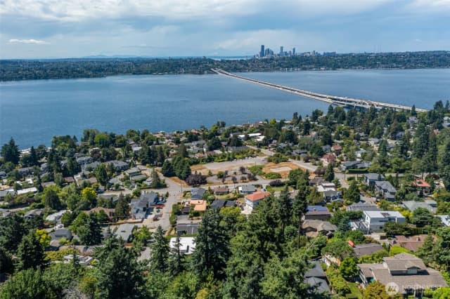 Property photo for 28 Xx 68th Avenue Se, Mercer Island