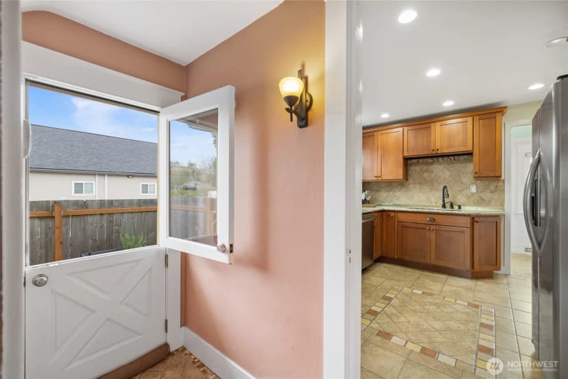 Property photo for 814 E Wright Ave, Tacoma photo 18