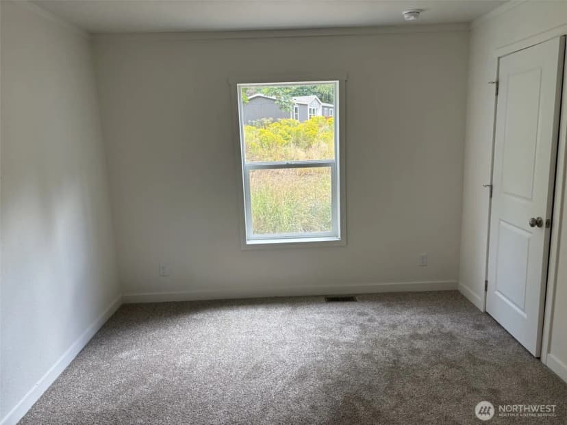Property photo for 131 E Kingston Way, Shelton photo 15
