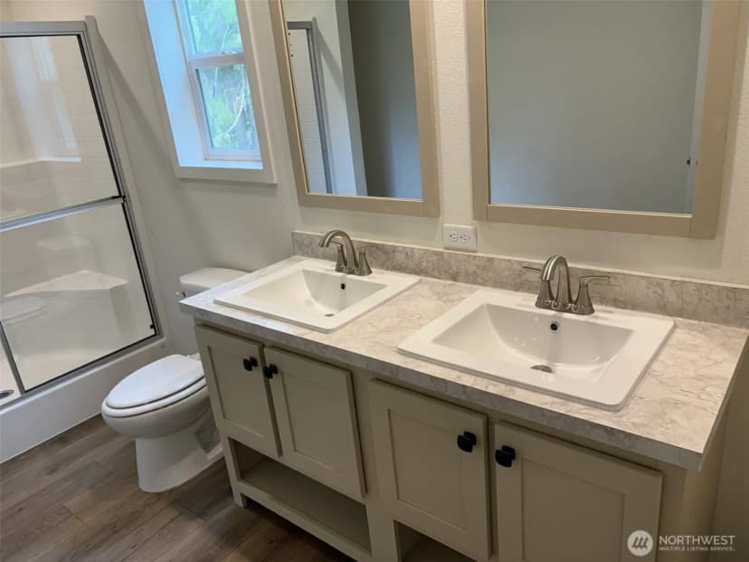 Property photo for 131 E Kingston Way, Shelton photo 12
